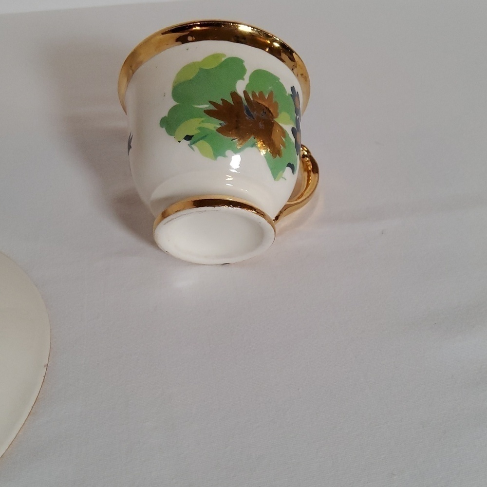 Eggshell Georgian Teacup & Saucer - Picture 6 of 6